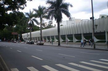 Faxineira do Palácio das Artes receberá adicional de insalubridade em grau máximo por limpeza de banheiros com grande circulação