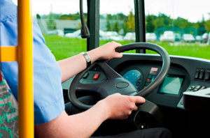 Empresa de ônibus é obrigada a incluir cobradores e motoristas no cálculo de aprendizes