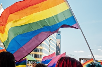 Trabalhador discriminado no trabalho por ser homossexual receberá R$ 50 mil de indenização por danos morais