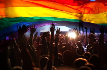 Corretora de imóveis será indenizada após discriminação por orientação sexual